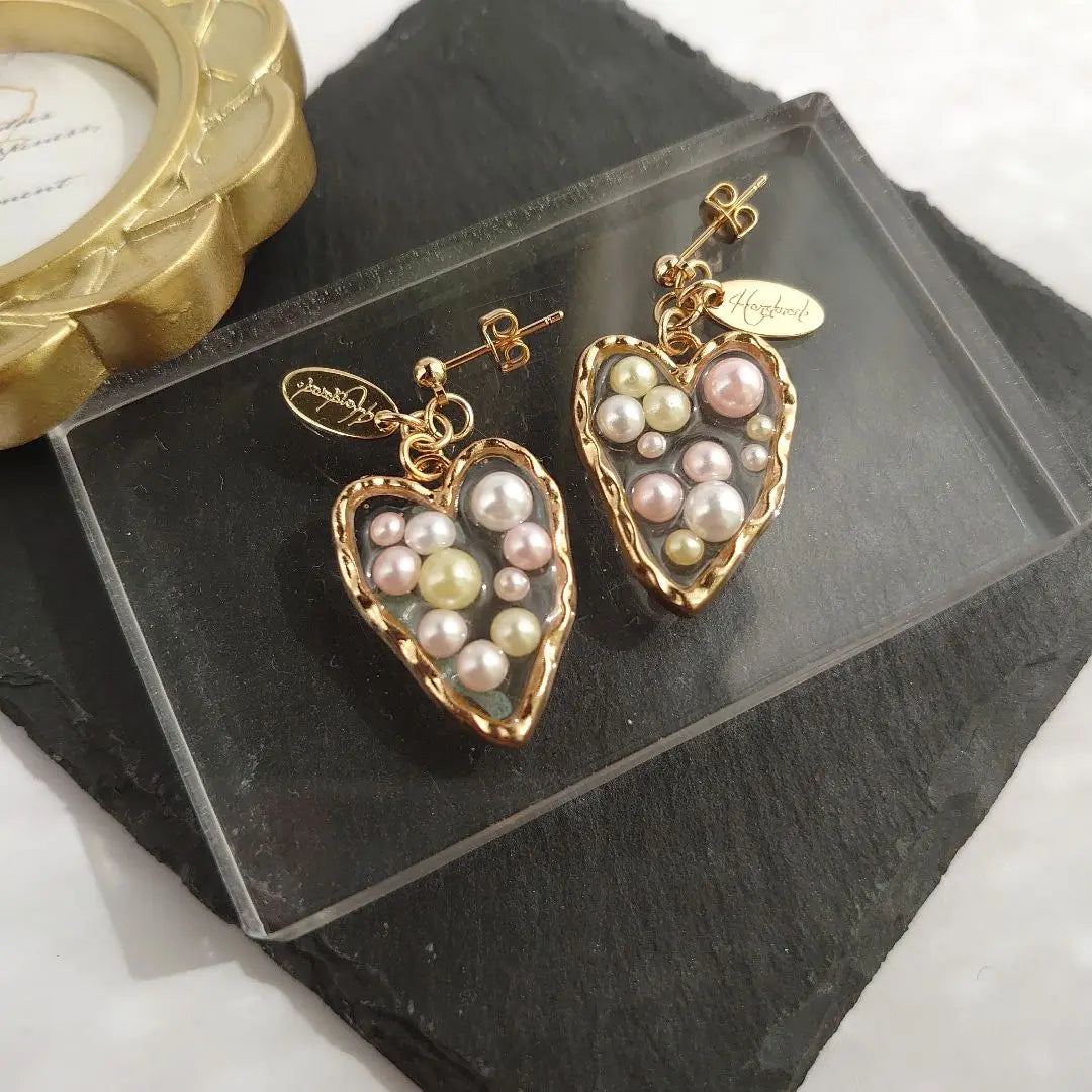 NO.142 Handmade Earrings Heart and Pearl Resin Swinging Earrings