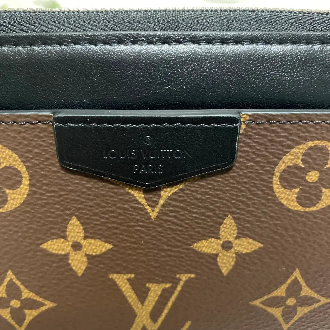 Super beautiful LOUIS VUITTON wallet Zippy Dragonne Macather Monogram