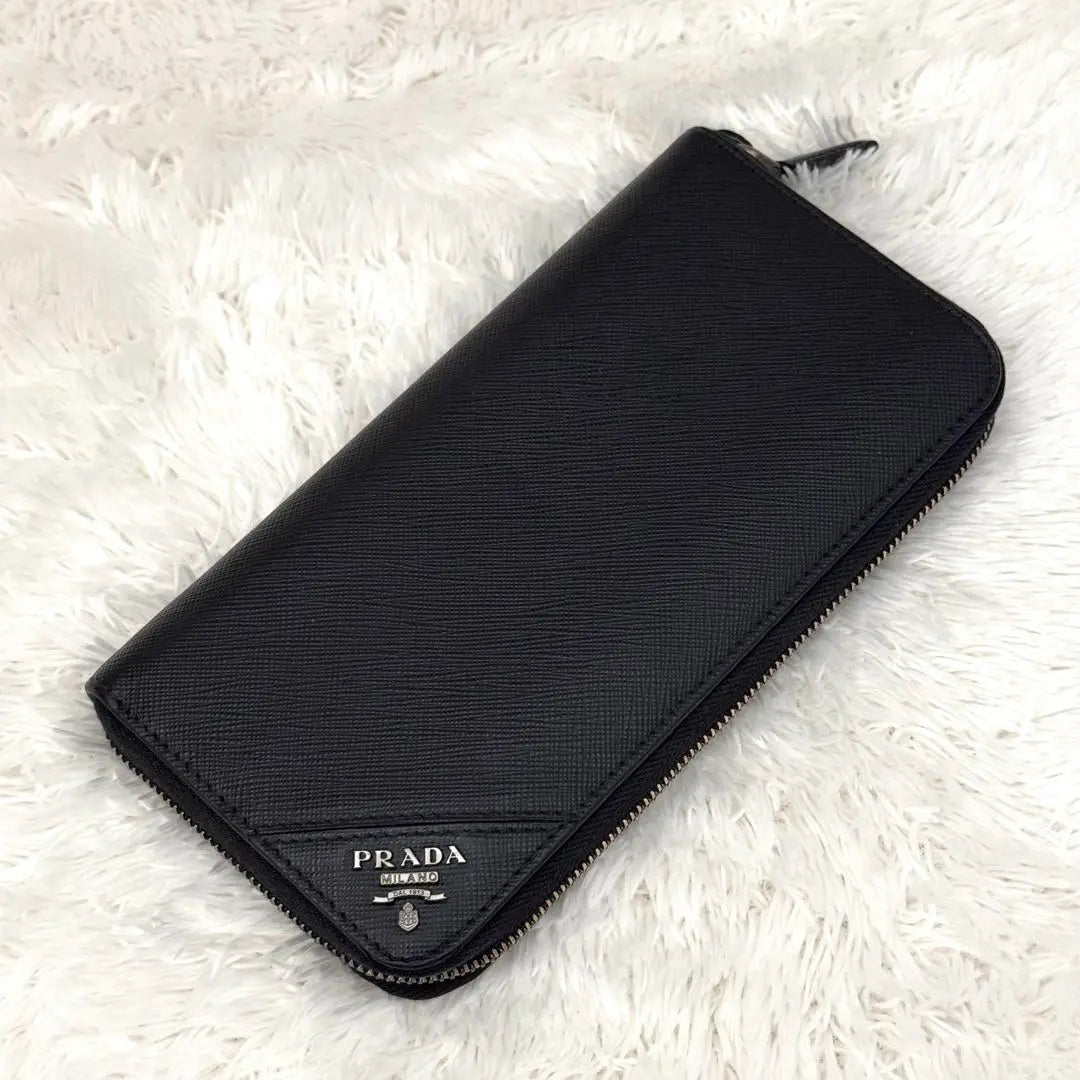 Beautiful condition ✨PRADA Prada Zip Around Saffiano Wallet with built-in IC chip