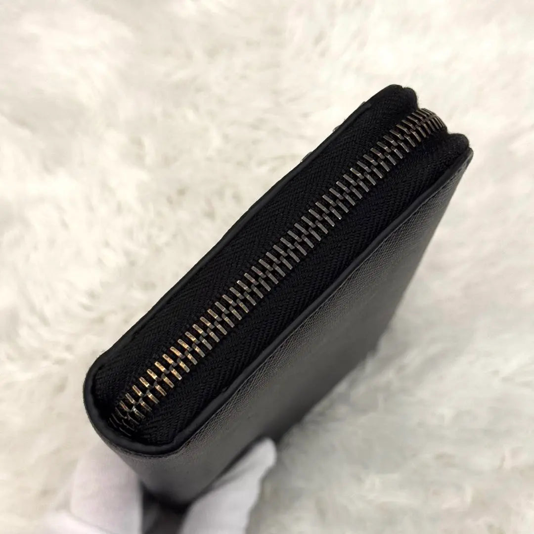 Beautiful condition ✨PRADA Prada Zip Around Saffiano Wallet with built-in IC chip