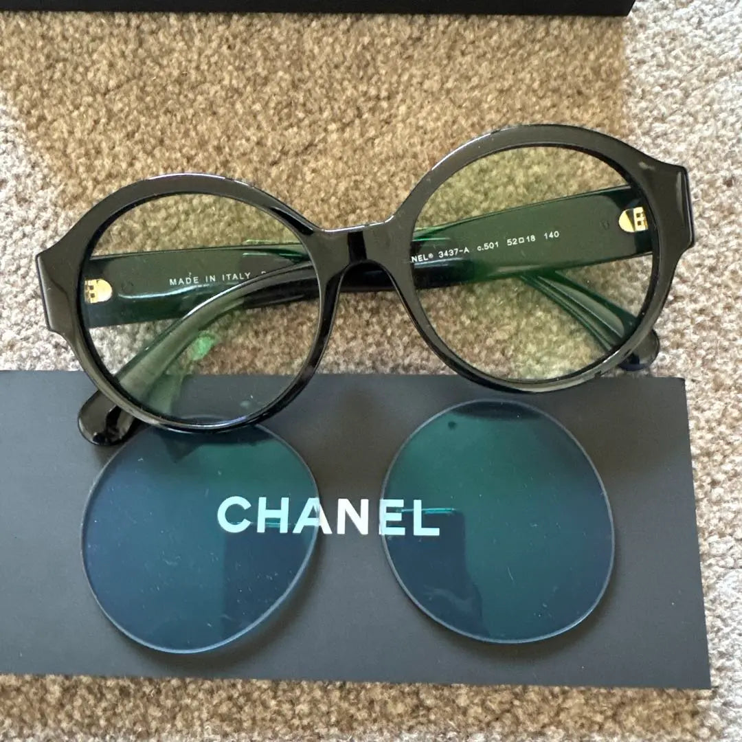 Gafas de sol redondas negras CHANEL