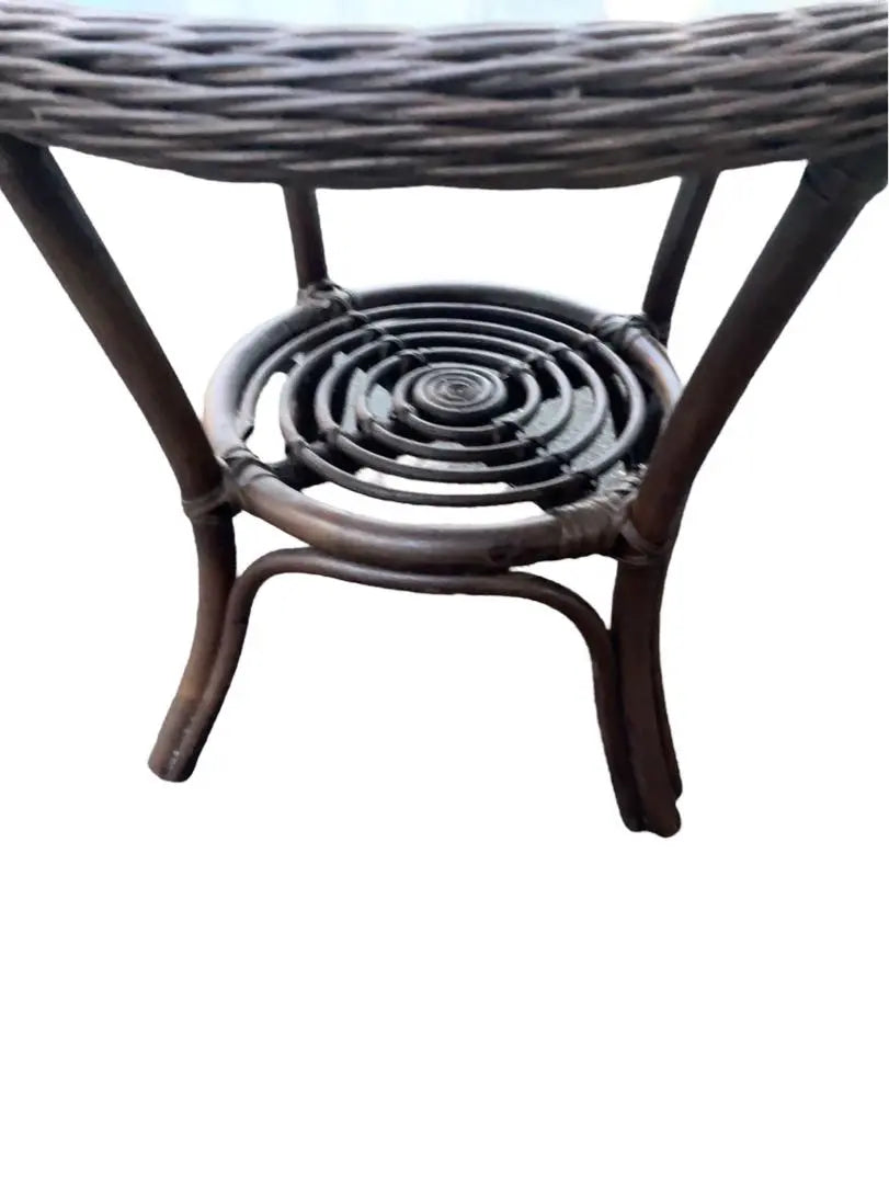 Nitori Kerek Glass Table Rattan