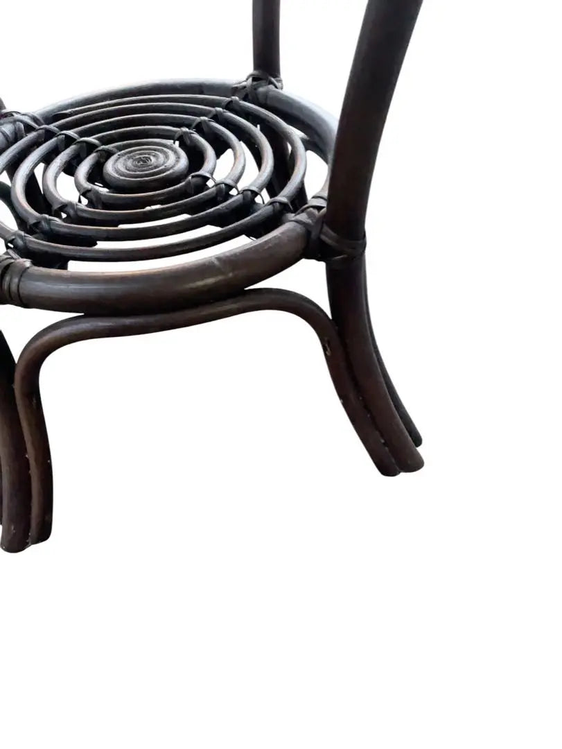 Nitori Kerek Glass Table Rattan