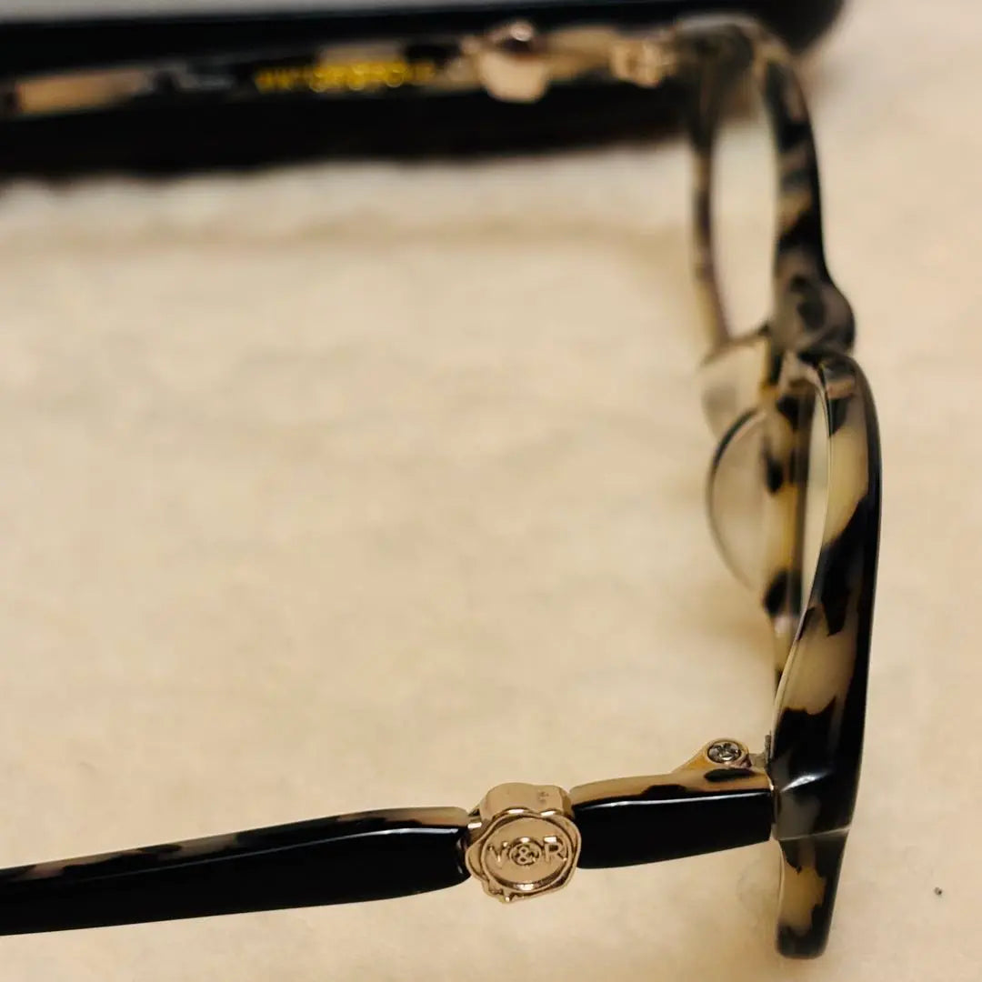 Beautiful condition VIKTOR & ROLF Victor Androlf Fashion Glasses Unisex