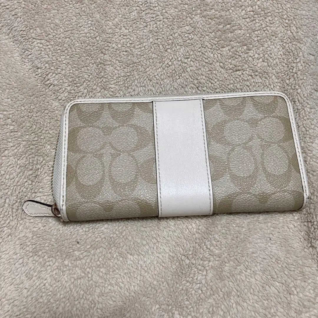 COACH Long Wallet Beige/White