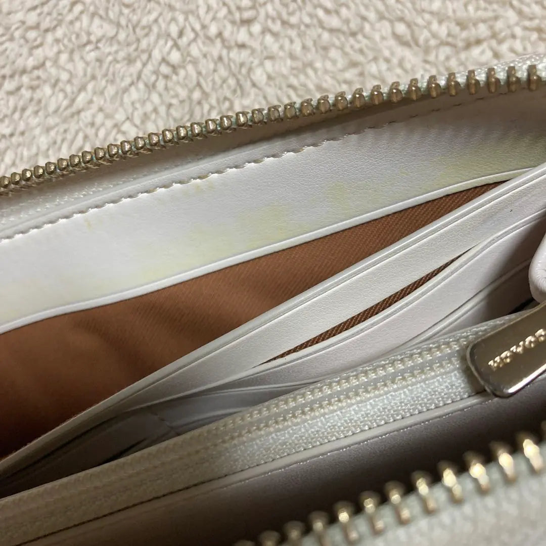 COACH Long Wallet Beige/White