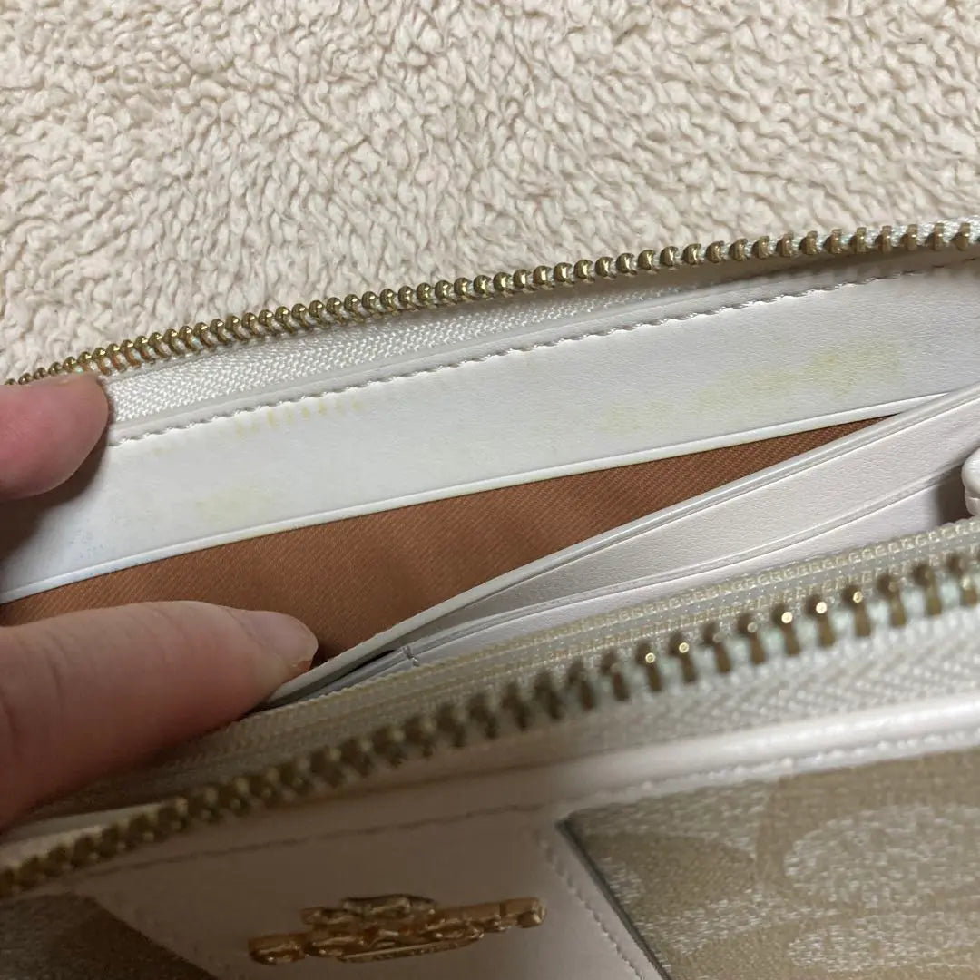 COACH Long Wallet Beige/White