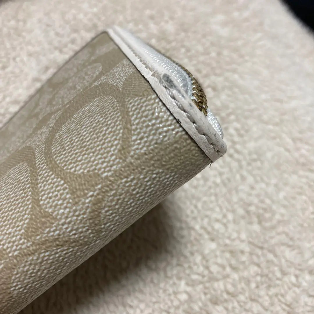 COACH Long Wallet Beige/White