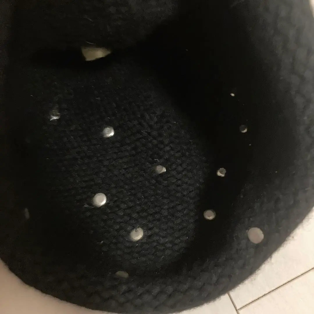 Gorro de cachemira con corazones cromados