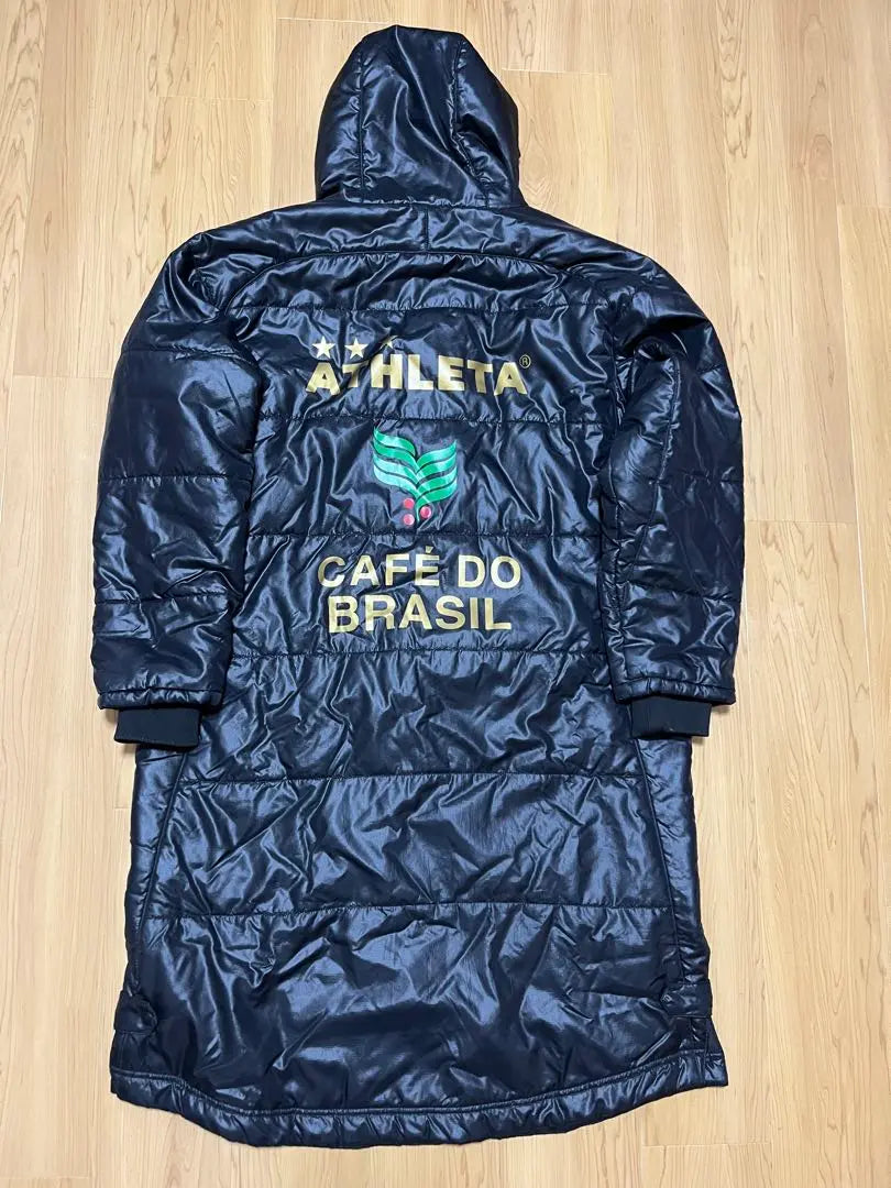 Good condition ATHLETA bench coat M size black gold soccer futsal down