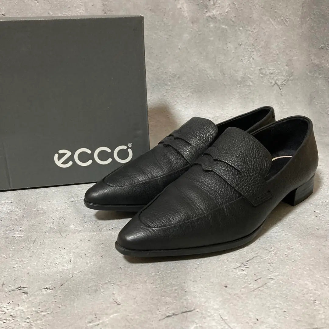 Beautiful condition Ecco (EU35) Leather shoes Coin loafers Grey leather Black