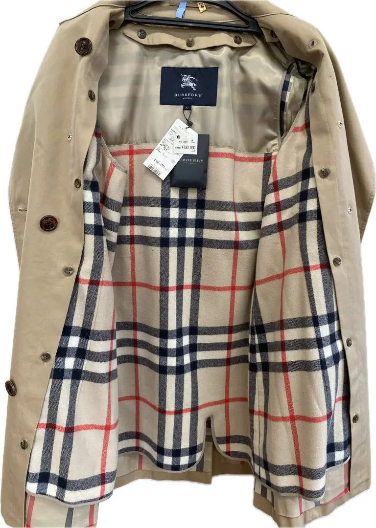 BURBERRY Trench Coat