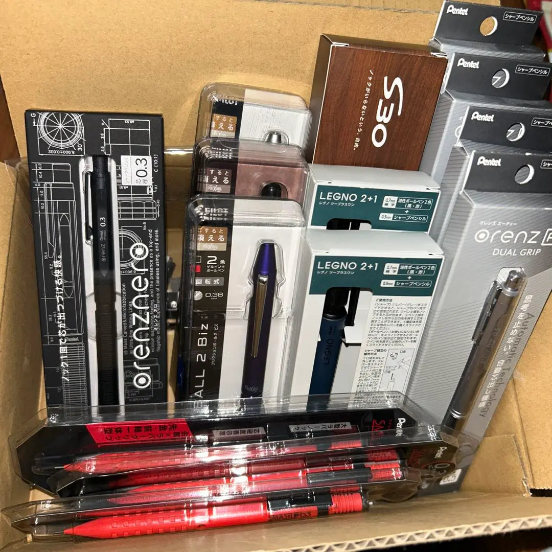 High-quality ballpoint pens, mechanical pencils, new, unopened, boxed, and sold in bulk!