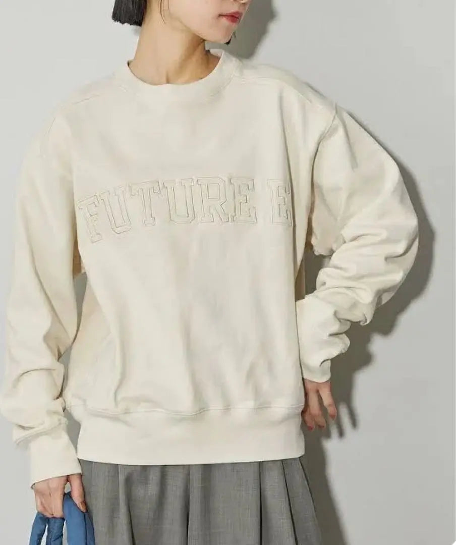 [Unused] CITEN FUTURE logo sweatshirt, ivory, white