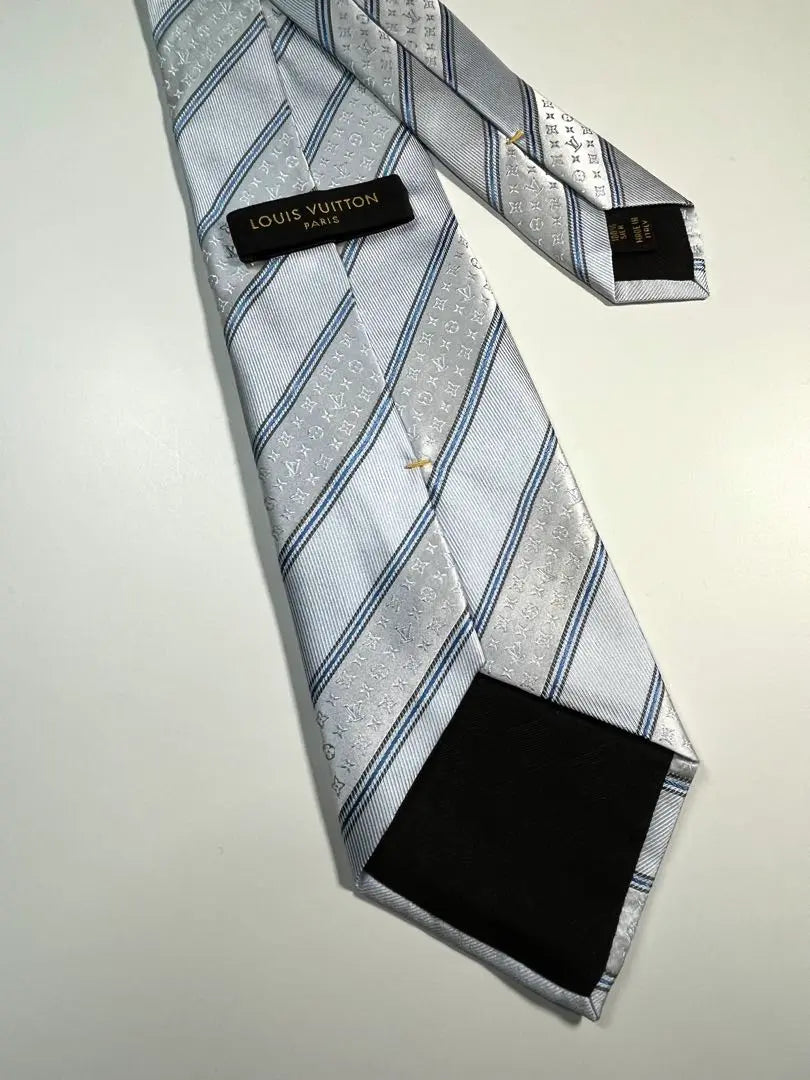 ✨Extremely beautiful✨LOUIS VUITTON tie monogram stripe