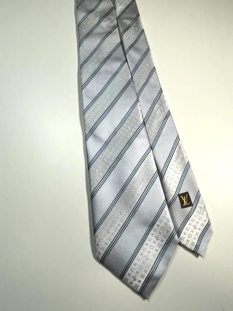 ✨Extremely beautiful✨LOUIS VUITTON tie monogram stripe