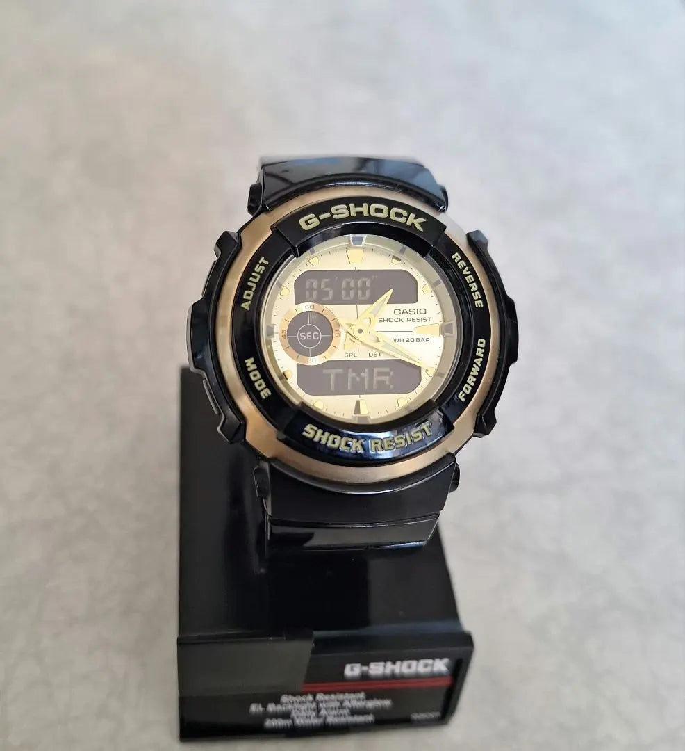 ✦CASIO G-SHOCK Black/Gold G-300G