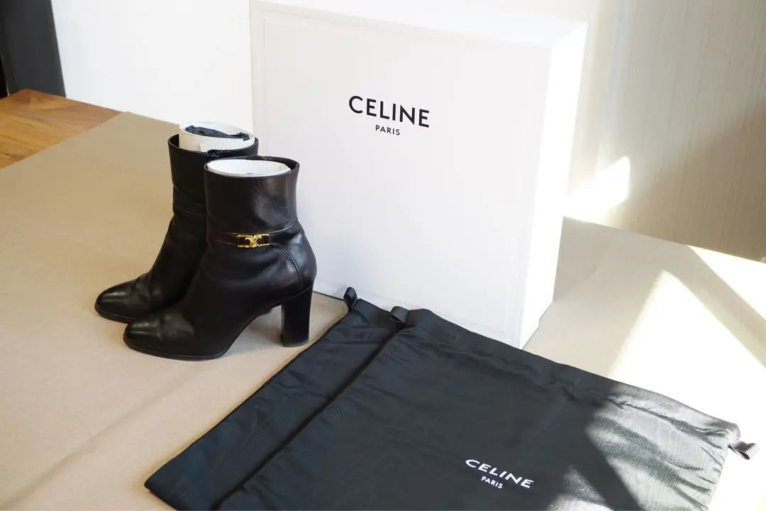 Regular price 143,090 yen CELINE Ankle boots