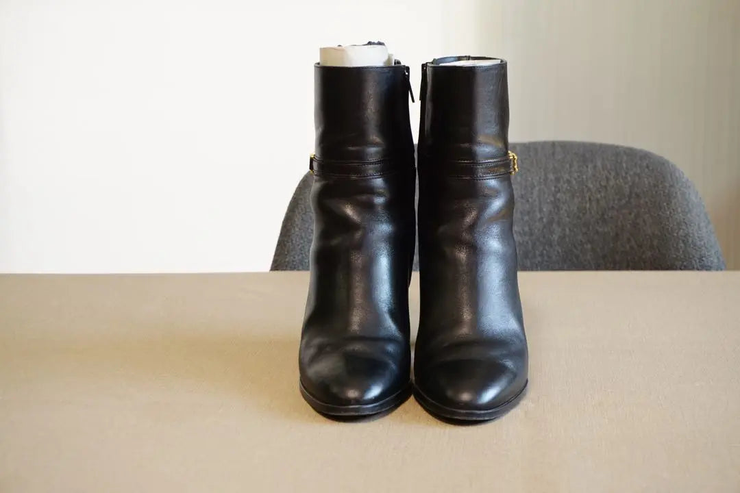 Regular price 143,090 yen CELINE Ankle boots