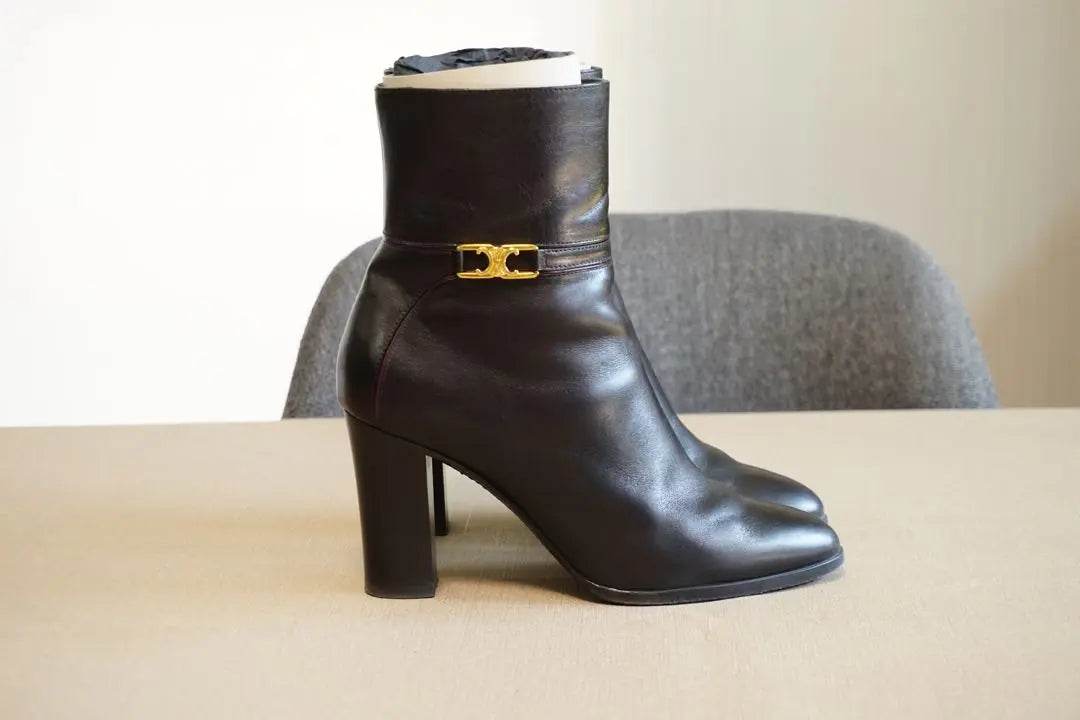 Regular price 143,090 yen CELINE Ankle boots