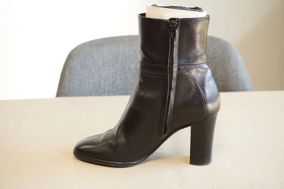 Regular price 143,090 yen CELINE Ankle boots