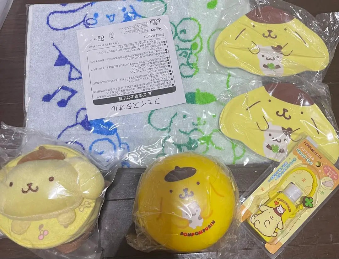 Bolsas para muffins con pudín y pompones de Sanrio sin usar, paños de melamina para platos y más