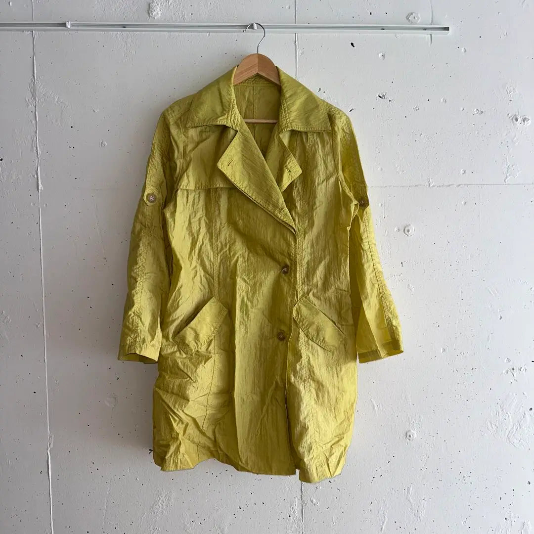 [Used clothing] A spring coat with a young grass color