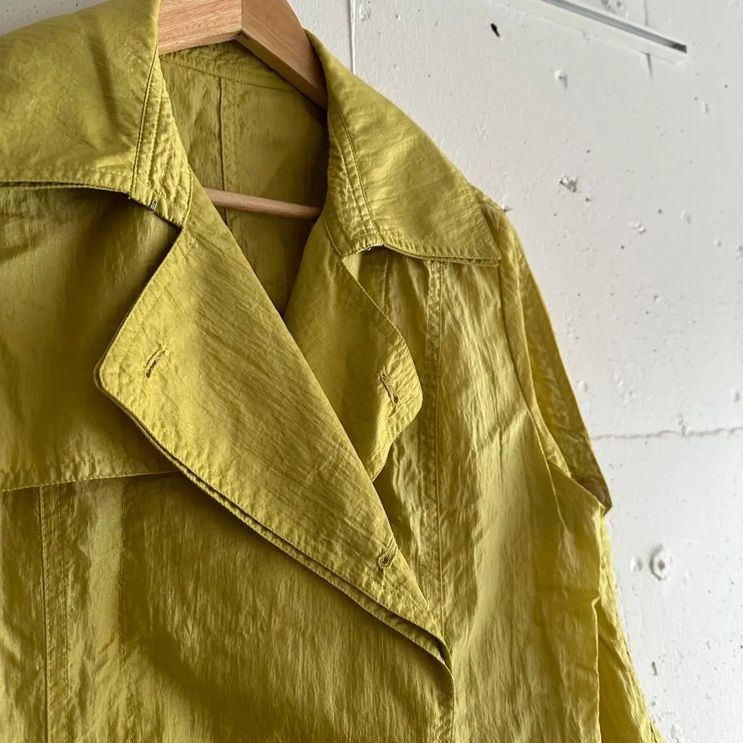 [Used clothing] A spring coat with a young grass color