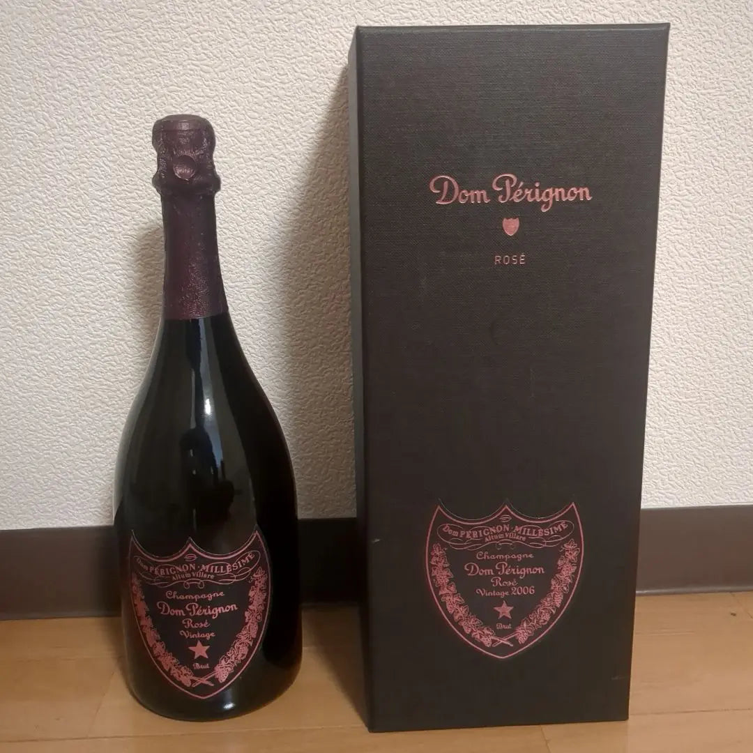 Exhibición de muestra de botella de Dom Perignon