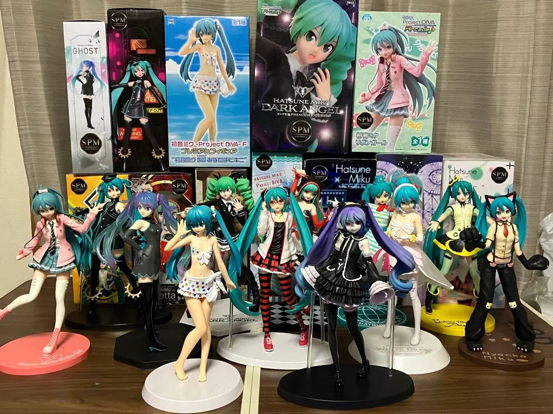 Hatsune Miku Premium Figure Bulk Sales 13 | 初音ミク プレミアムフィギュア まとめ売り 13種セット