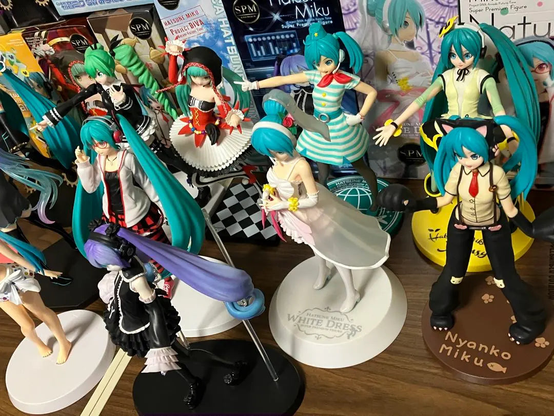 Hatsune Miku Premium Figure Bulk Sales 13 | 初音ミク プレミアムフィギュア まとめ売り 13種セット