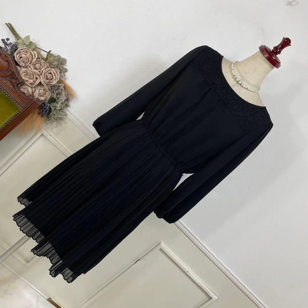 60 Good condition anysis black pleated formal dress