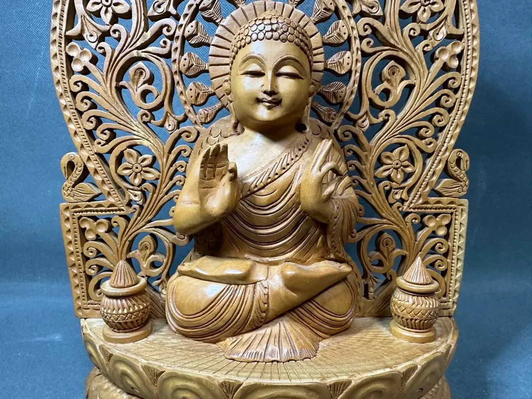 Sandalwood engraved Kannon Buddhist Buddhist art statue Antiques Wooden Buddhist Buddhist Buddhists