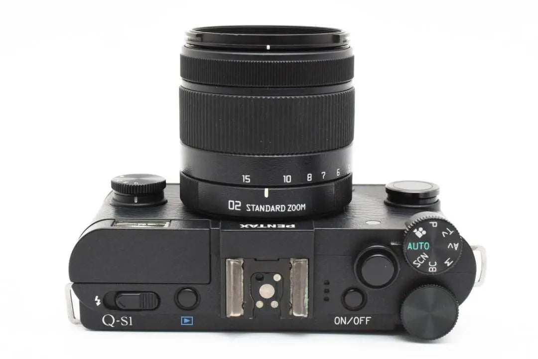 PENTAX Q-S1 negra y SMC 5-15 mm f/2,8-4,5