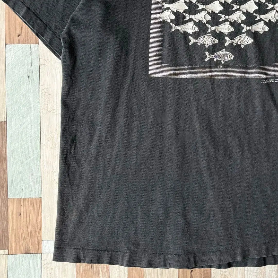 [XL] Camiseta estampada de cielo y agua de MCEscher de los años 90 en color negro. Artículos de la época.