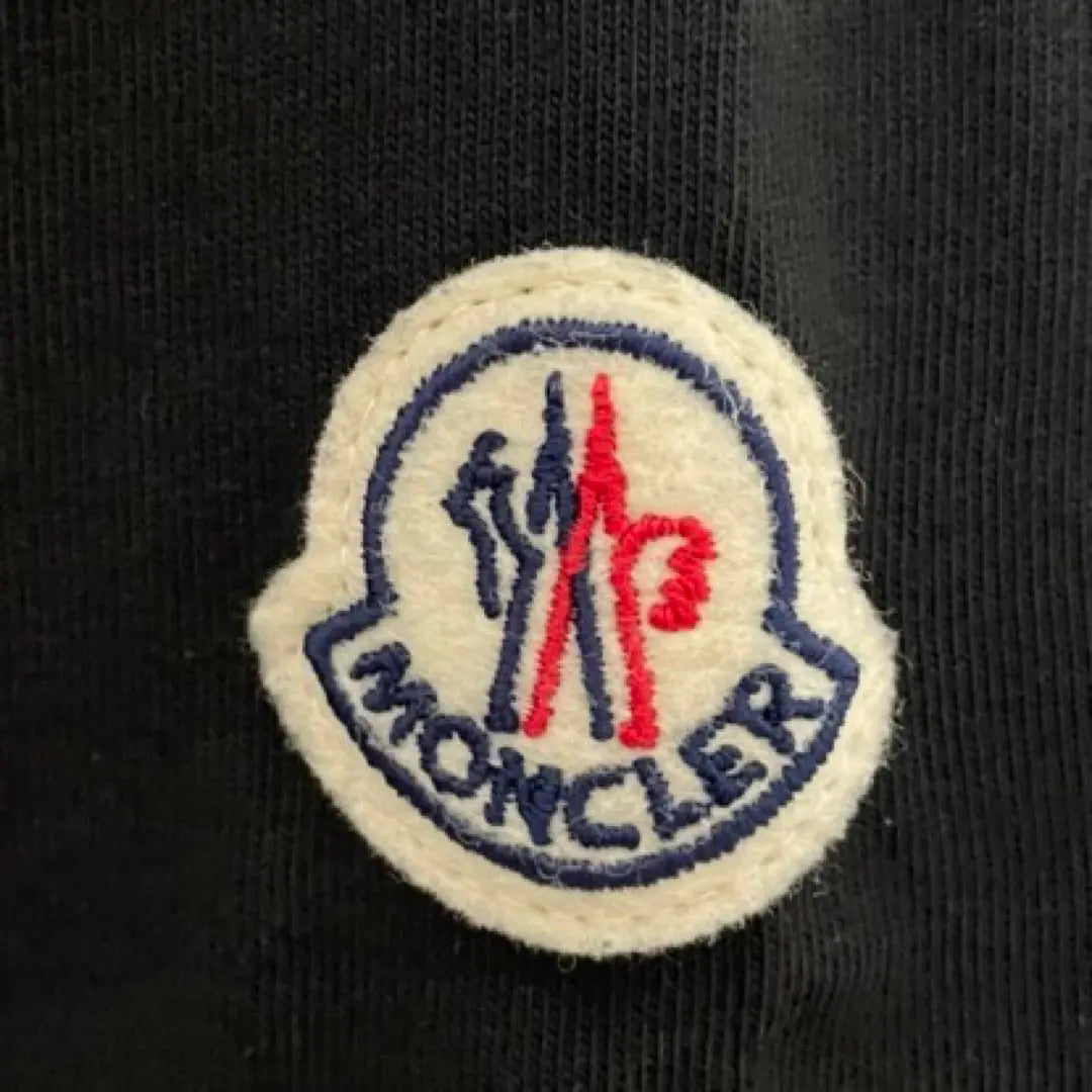 [Diseño raro] Parche de manga de camiseta con cuello alto y logotipo de Moncler