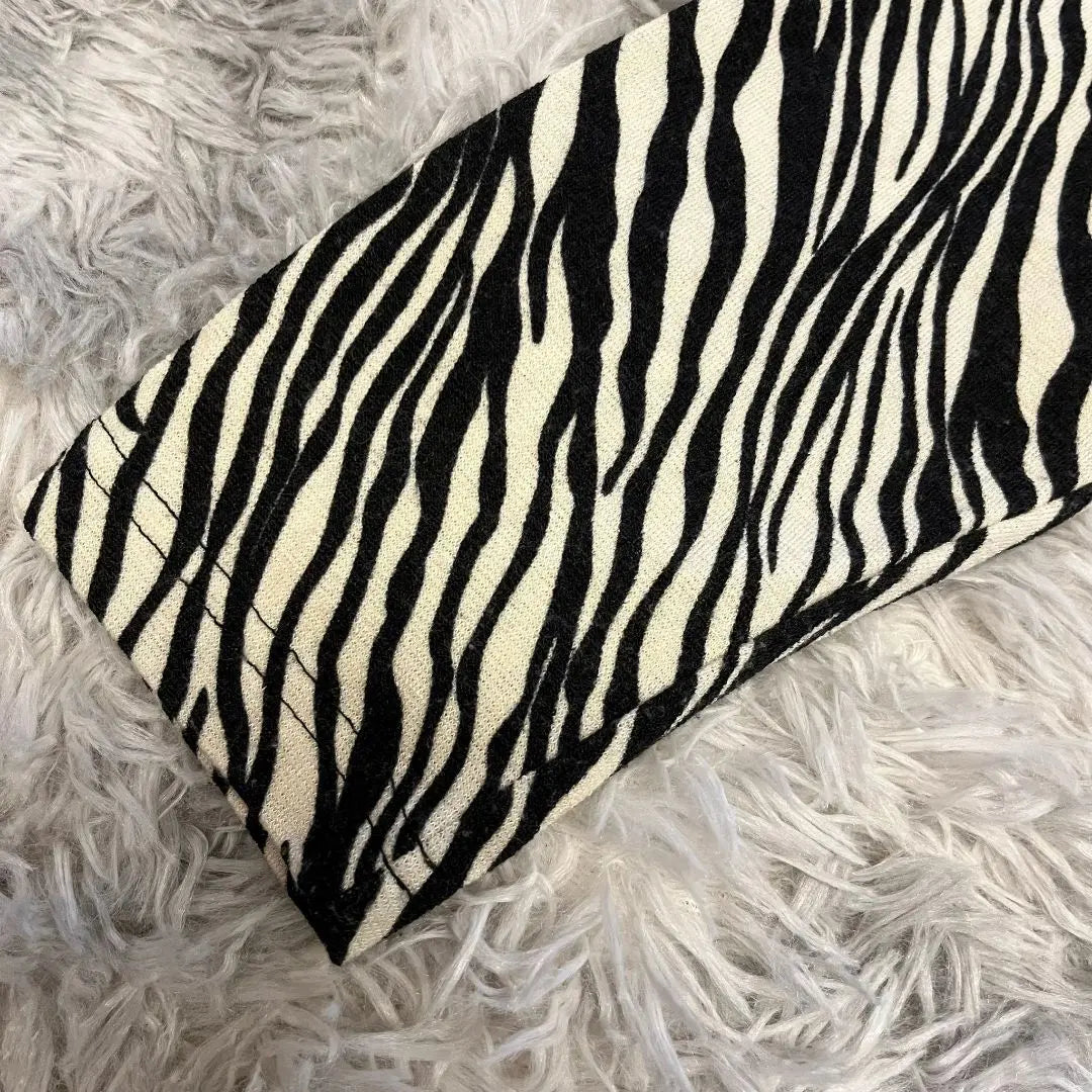 [Yuri] Zebra pattern top, cut and sew, size M, long sleeves | 【百合】ゼブラ柄 トップス カットソー Mサイズ 長袖