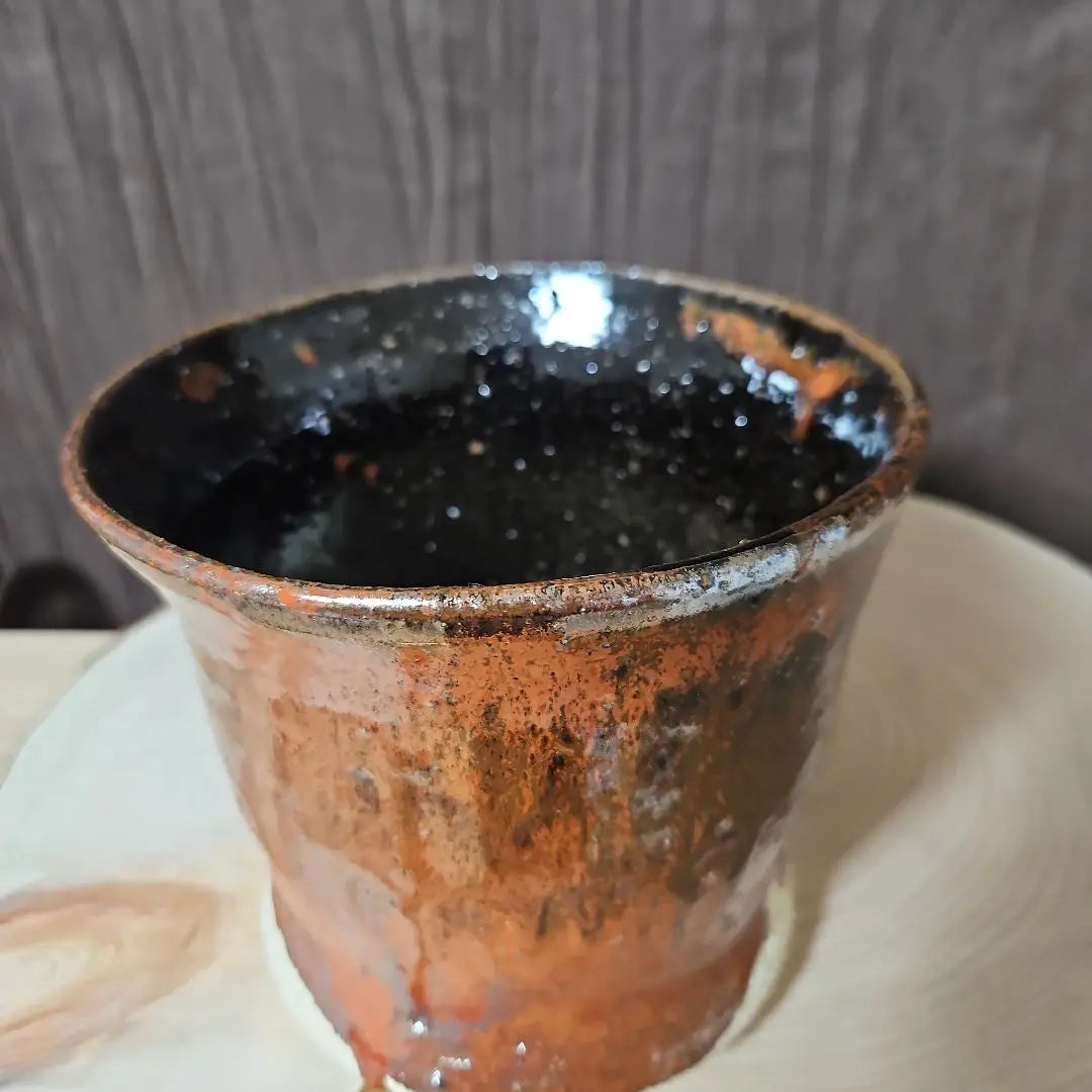 Ceramic pot (white earth with silica sand, iron red x iris)