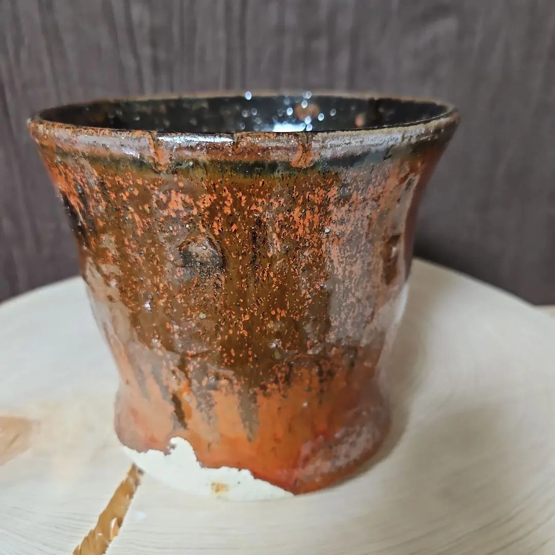 Ceramic pot (white earth with silica sand, iron red x iris)