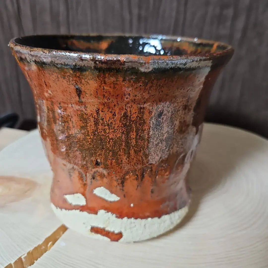 Ceramic pot (white earth with silica sand, iron red x iris)