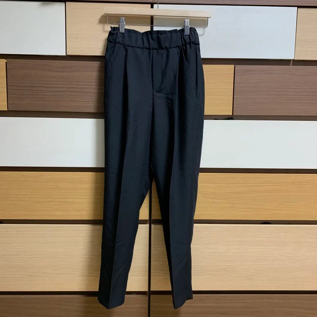 Black tapered pants