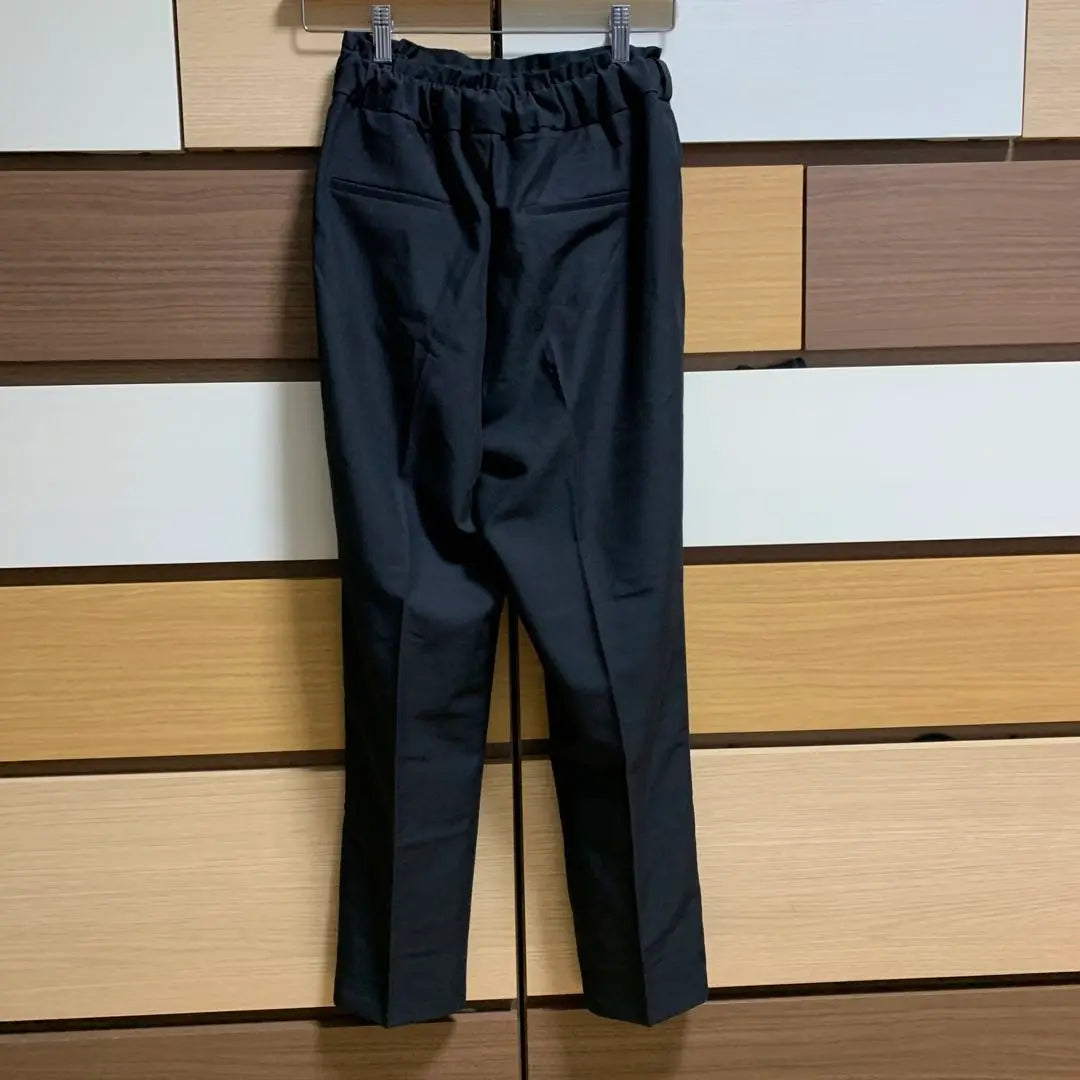 Black tapered pants