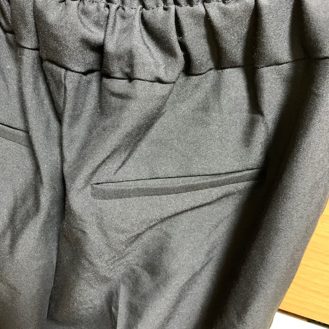 Black tapered pants