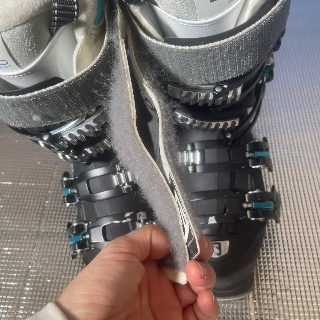 Salomon ski boots 22.5cm