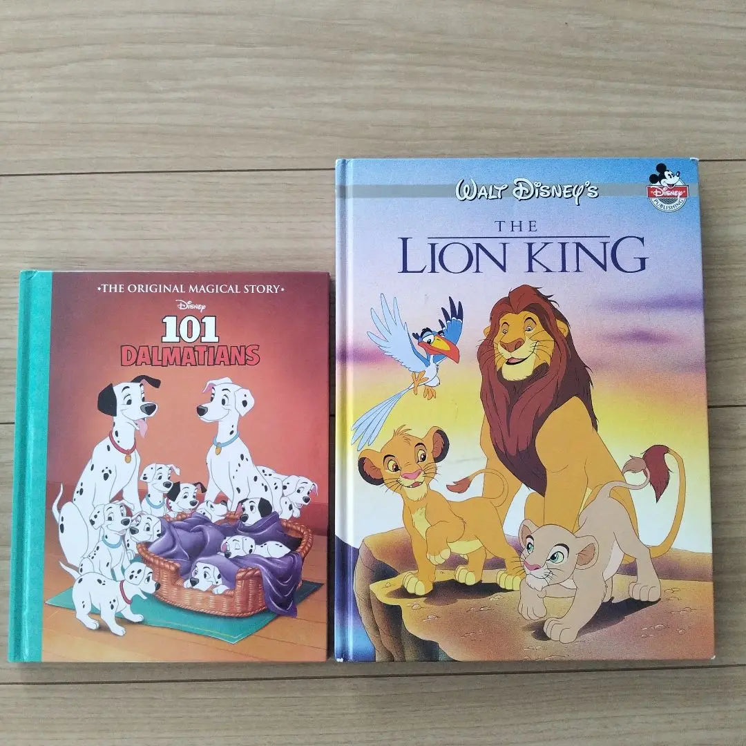 Libro ilustrado en inglés, juego de 2 libros, 101 Dálmatas, el rey león | 英語 絵本 ２冊セット 101 Dálmatas El Rey León