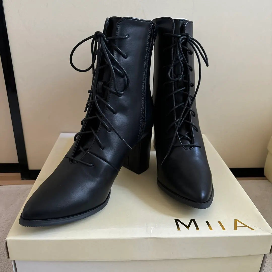 MIIA Lace-Up Chunky Heel Short Boots