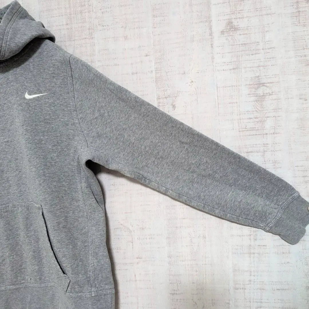 NIKE One Point Embroidered Logo Swoosh Fleece Lined Hoodie