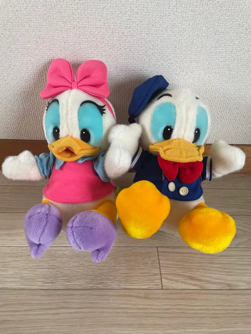 Brand new and unused! Donald Daisy Vintage Plush Set