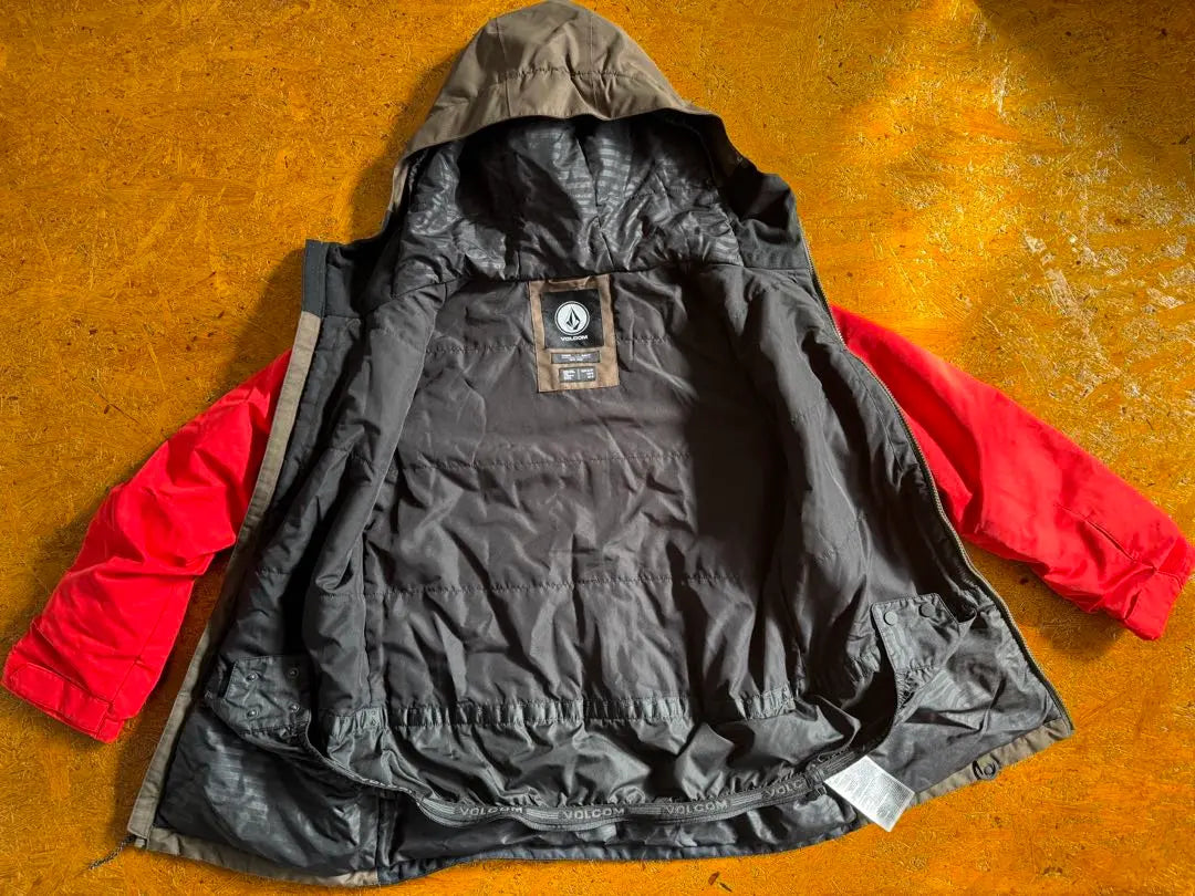 Price reduction available VOLCOM Kids Snowboarding Wear XL | お値下げ可　VOLCOM キッズ　スノーボード　ウェア　XL