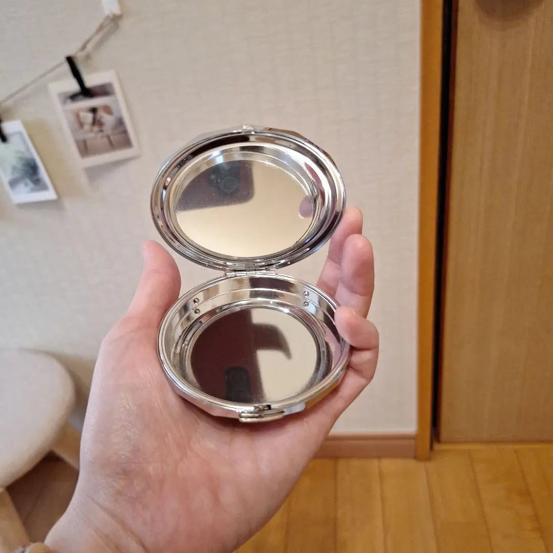 [Good condition] Saga Nishiki Compact White Powder Pot with Puff Unused Retro Compact Mirror